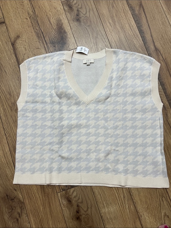 LOFT Sweaters - #EE LOFT Cream and Light Blue Houndstooth V-Neck Sweater Vest